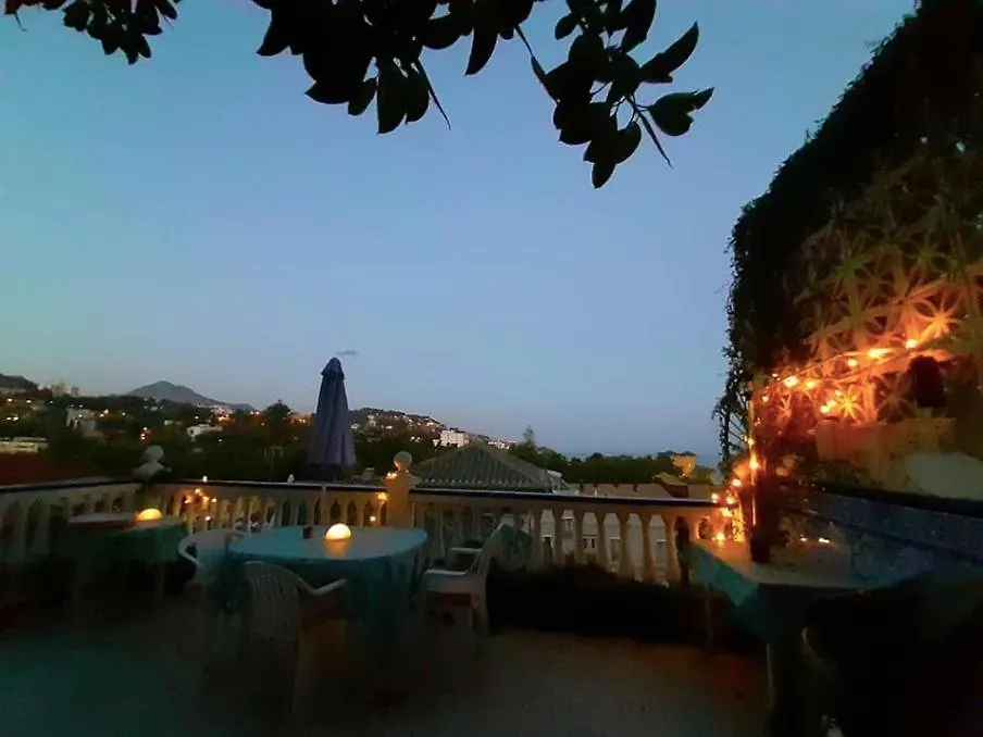 Terraza Del Limonar Hostel Malaga